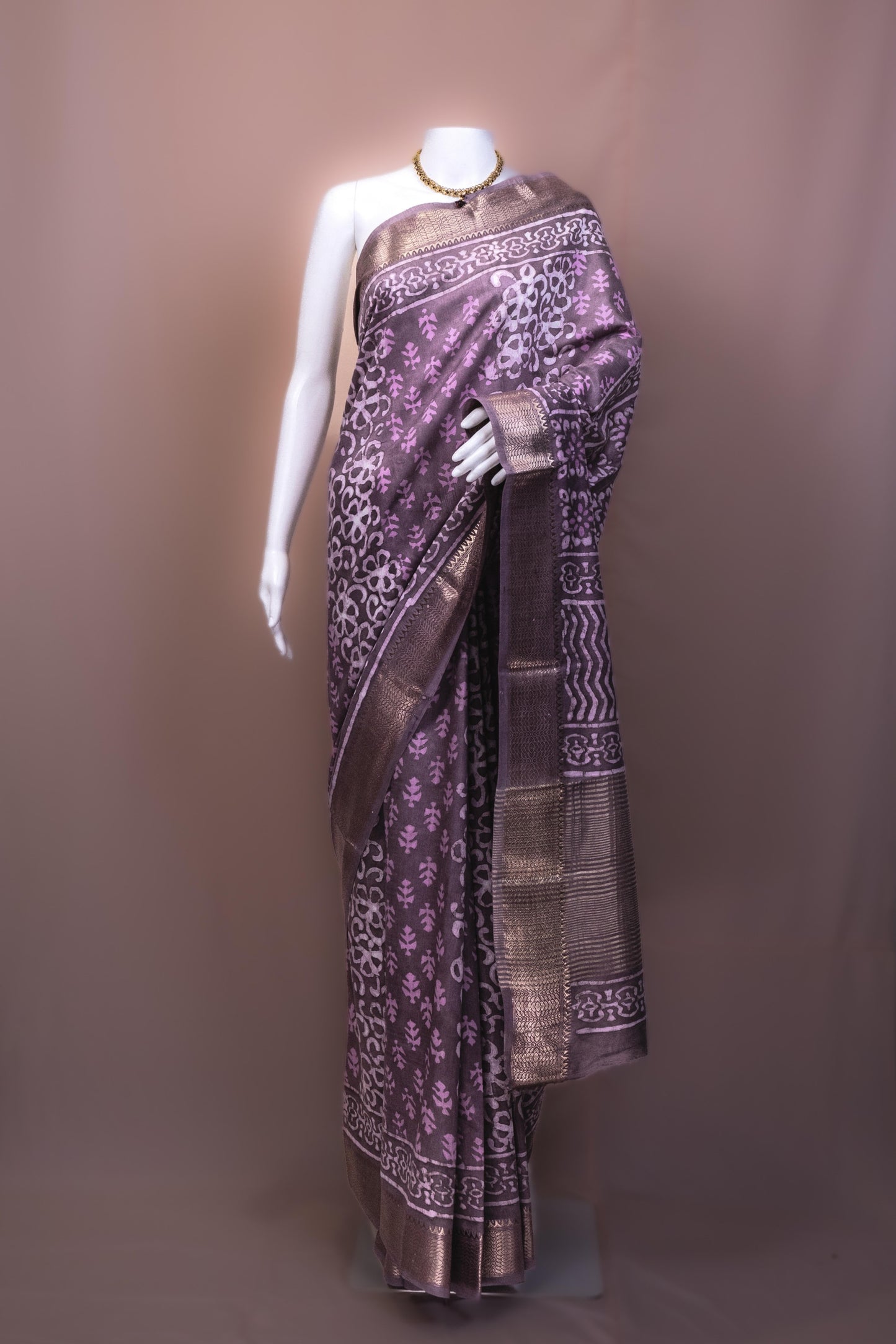 Sutrayan Lavender Sheen - Soft Silk Saree with Dual-Tone Zari Work